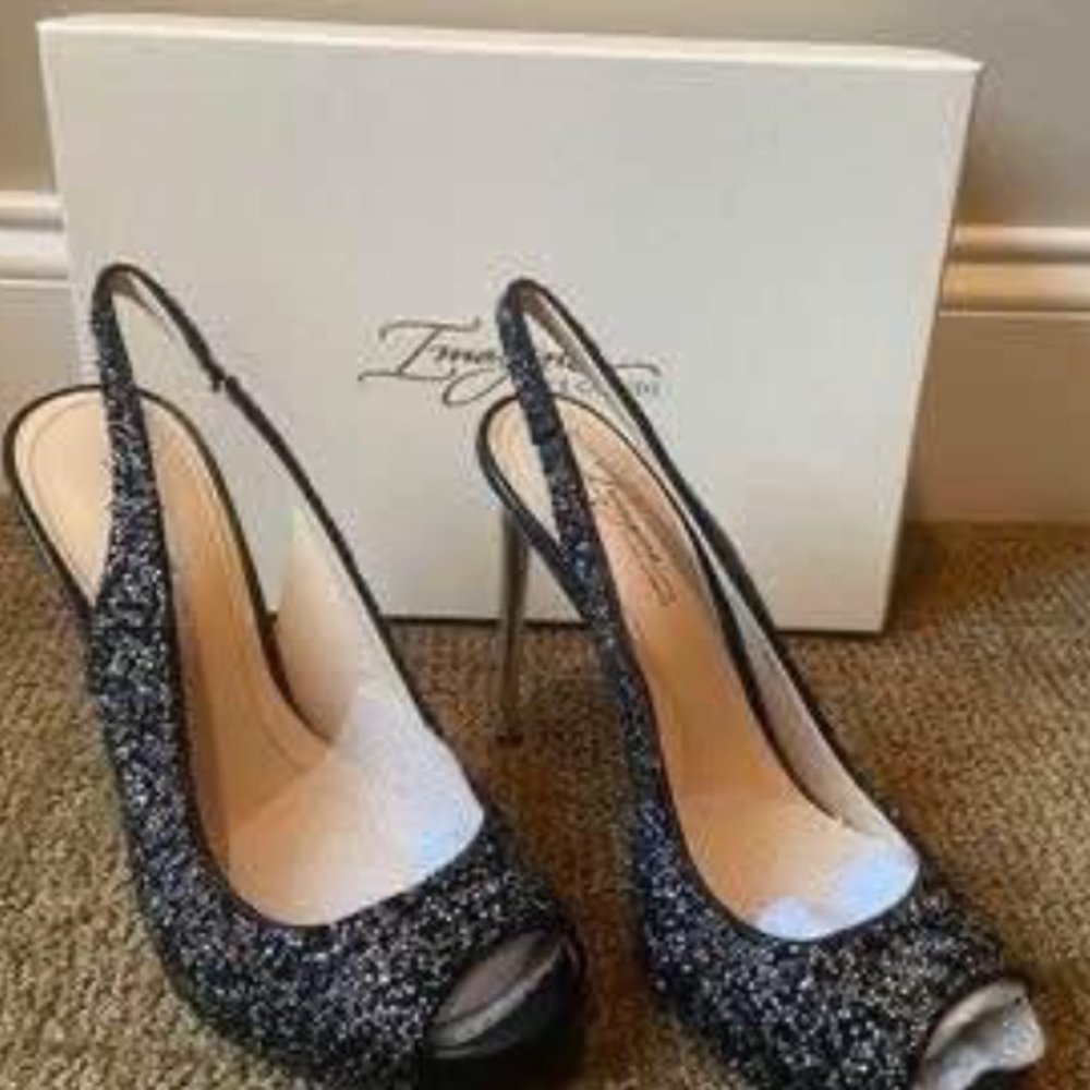 VINCE CAMUTO heels (women’s size 7) NIB black/silver peep toe